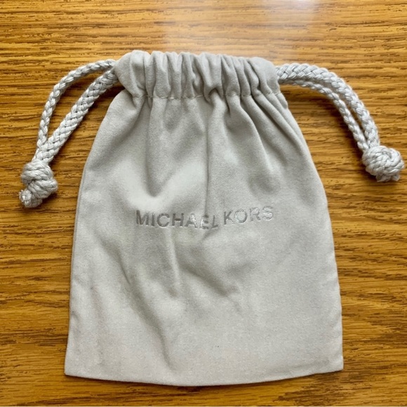 Michael Kors Silver-Tone Heart Eternity Ring Band Size 7 - Picture 12 of 13